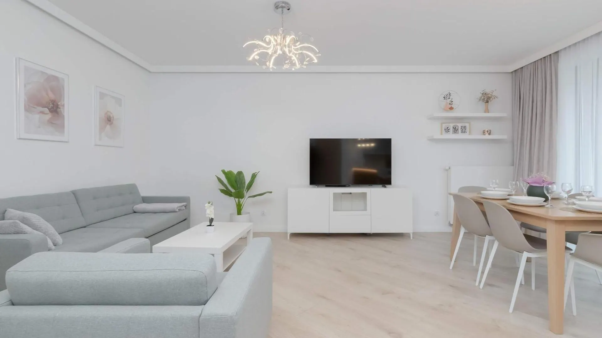 Bright Apartment Tarasy Baltyku By Noclegi Renters Gdańsk